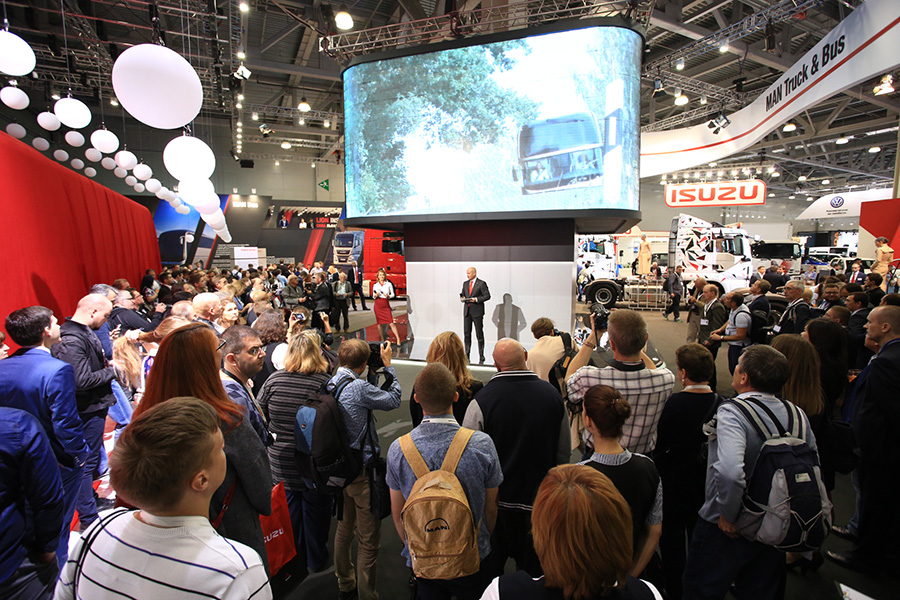 汽車展廳現(xiàn)場，汽車展會嘉賓，車展 