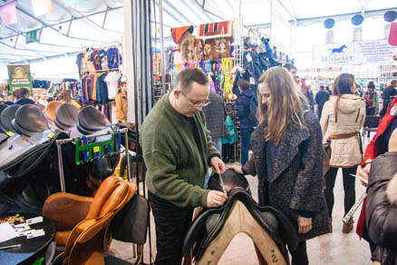 馬匹博覽會，馬具展現(xiàn)場，莫斯科馬匹博覽會現(xiàn)場