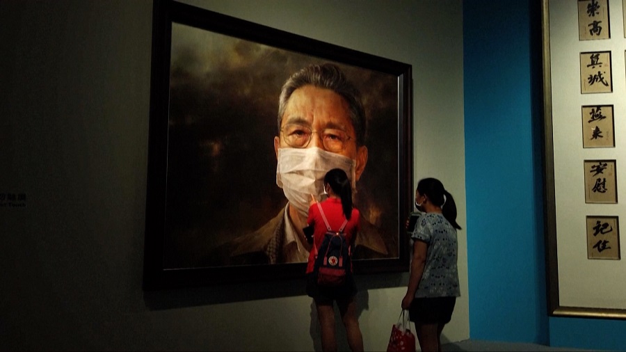 鐘南山畫像展，鐘南山口罩畫像，疫情下的畫展